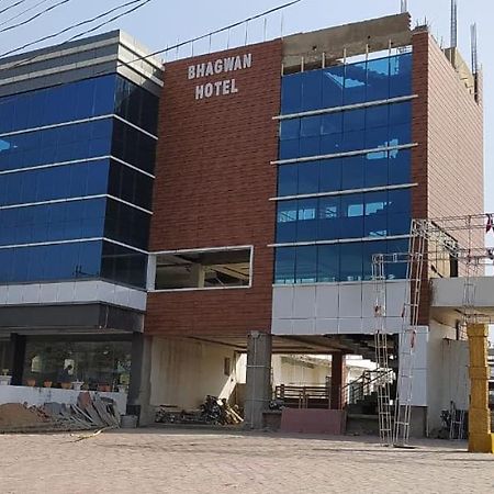 Bhagwan Hotel Gonda Ngoại thất bức ảnh