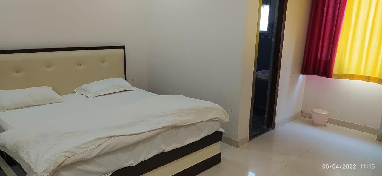 Bhagwan Hotel Gonda Ngoại thất bức ảnh