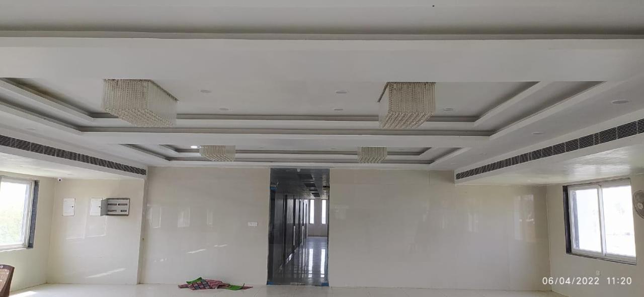 Bhagwan Hotel Gonda Ngoại thất bức ảnh
